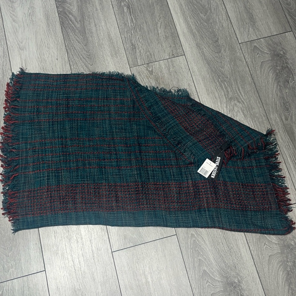 NWT Steve Madden Wrap Shall